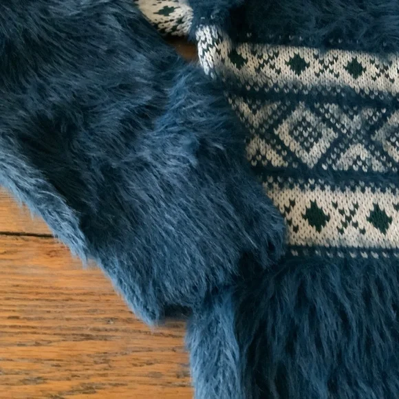 URBAN OUTFITTERS eyelash knit fairisle sweater/beautiful color blue/NWT/MM